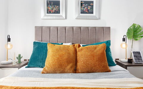 Avant-Garde, Shoreditch: Propiedad, Mueble, Verde, Azur, Comodidad, Marco, Madera, Textil, Rectángulo, Diseño De Interiores