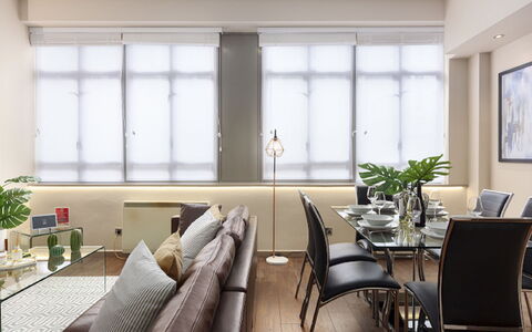 London City 303: Mueble, Diseño De Interiores, Piso, Suelo, Mesa, Madera, Techo, Silla, Habitación, Sofá