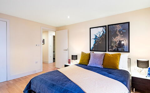 Sir Jl: Mueble, Edificio, Comodidad, Puerta, Azur, Azul, Sombra, Madera, Marco De La Cama