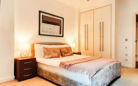 Discovery Dock: Mueble, Edificio, Comodidad, Madera, Gabinetes, Marco De La Cama, Piso, Diseño De Interiores, Cama, Suelo