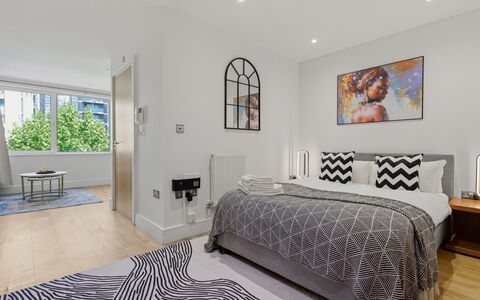 Indescon Studio: Mueble, Cama, Diseño De Interiores, Suelo, Piso, Habitación, Sábana, Lecho, Madera, Habitación