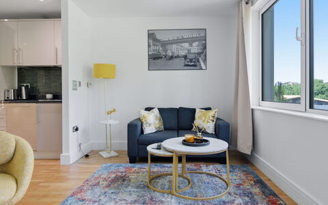 Indescon Studio: Diseño De Interiores, Departamento, Suelo, Piso, Mueble, Casa, Techo, Habitación, Almohada