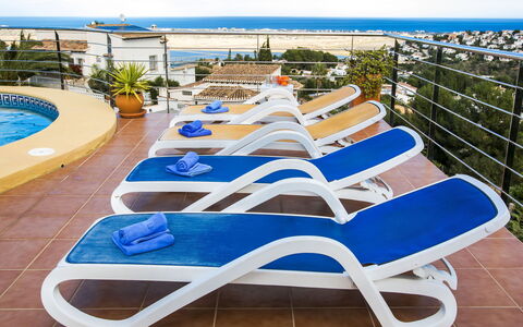 Villa Charly: Agua, Cielo, Azul, Azur, Sunlounger, Mueble Para Exteriores, Planta, Sombra, Ocio, Piscina