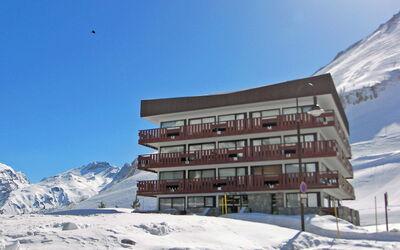 Tignes 220: Cielo, Nieve, Tiempo De Día, Propiedad, Montaña, Edificio, Pendiente, Ventana, Congelación, Paisaje