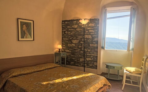 Valloria 609: Habitación, Lecho, Sábana, Marco De La Cama, Cama, Linos, Lámpara, Hotel