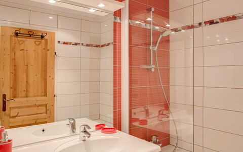 Tignes 350: Arreglo De Tubería, Propiedad, Fotografía, Grifo, Alcachofa De La Ducha, Lavabo, Blanco, Baño, Ducha