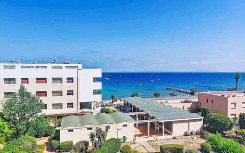 Le Lavandou 212: Horizonte, Mar, Costeras Y Los Accidentes Geográficos Oceánico, Departamento, Costa, Oceano, Recurso, Condominio, Balneario, Hotel