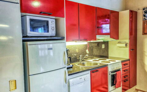 Rukaköngäs 24: Piso, Electrodoméstico, Diseño De Interiores, Suelo, Cocina, Aparato De Cocina, Habitación, Departamento, Mostrador, Gabinetes