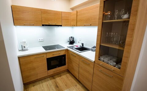 Zielony Zdrój: Gabinetes, Mostrador, Fregadero, Lavabo, Propiedad, Mueble, Cocina, Electrodoméstico, Aparato De Cocina, Madera