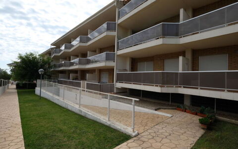 Residencial Mar i: Edificio, Planta, Propiedad, Ventana, Cielo, Nube, Diseño Urbano, Condominio, El Terreno Del Lote, Bloque De Pisos