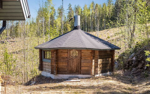 Tahkomäki: Cama, Mueble, Habitación, Diseño De Interiores, Lecho, Sábana, Piso, Madera, Suelo, Habitación