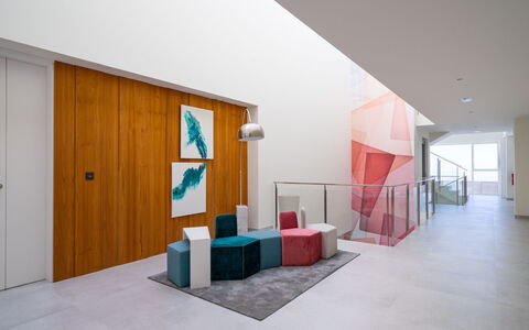 Blue Infinity 1: Salón, Edificio, Madera, Casa, Piso, Suelo, Bienes Raíces, Arte, Puerta, Madera Dura