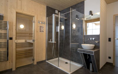 Alojamiento:&nbsp;Superior # 04 Sauna&Sprudelwanne Innen 300.5