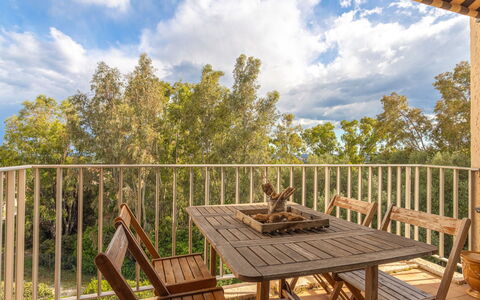 Le Grand Large: Nube, Cielo, Propiedad, Planta, Naturaleza, Madera, Árbol, Sombra, Cabaña, Diseño De Interiores