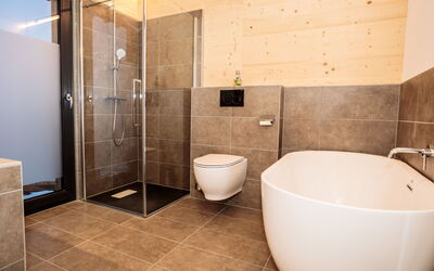Alojamiento:&nbsp;Premium mit 5 Schlafzimmern, Sauna &Pool 160.14