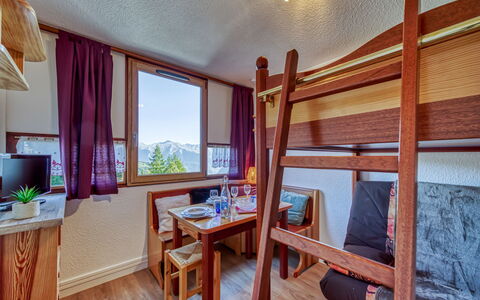 Alojamiento:&nbsp;Vostok Zodiaque 800.93