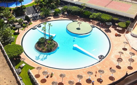 Torre San Marino (Vacance): Planta, Agua, Árbol, Diseño Urbano, Ocio, Paisaje, Bienes Raíces, Condominio, Ciudad, Uso Mixto