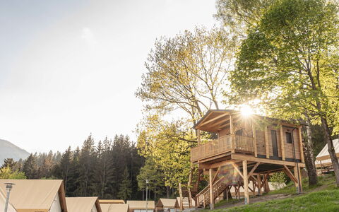 Premium Baumhaus mit 1 Schlafzimmer: Cielo, Nieve, Montaña, Naturaleza, Paisaje Natural, Pendiente, Casa, Edificio, Congelación, Área Rural