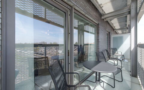 Railway to the Beach with Balcony: Edificio, Propiedad, Mueble, Ventana, Mesa, Silla, Sombra, Casa, Diseño De Interiores, Madera