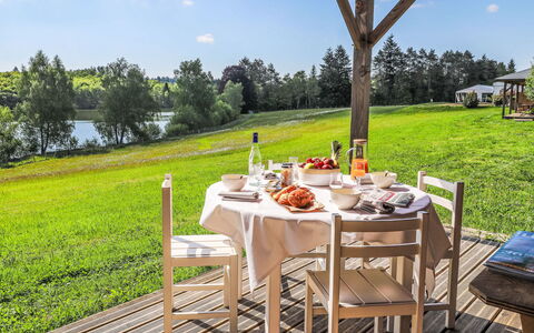 Meyrignac-L'Eglise 110: Mueble, Mesa, Silla, Mueble Para Exteriores, Vajilla, Cocina Y Comedor Mesa, Mesa Al Aire Libre, Utensilios Para Servir, Comida, Jardín