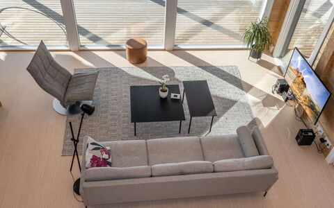 Paloranta: Mueble, Piso, Sofá, Suelo, Sala, Diseño De Interiores, Silla, Mesa De Café, Suelos De Madera