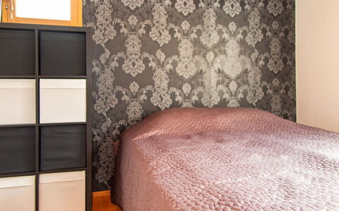 Tahkon Klubitie 4 a: Diseño De Interiores, Pared, Mueble, Piso, Habitación, Madera, Suelo, Textil, Habitación, Cama