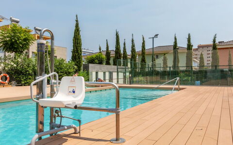Residencial Oropesa - la Concha: Piscina, Centro De Ocio, Maquina De Ejercicio, Mueble Para Exteriores, Sunlounger