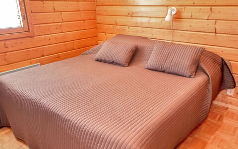 Tahkolahti: Cama, Mueble, Habitación, Diseño De Interiores, Lecho, Sábana, Piso, Madera, Suelo, Habitación