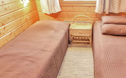 Tahkolahti: Cama, Mueble, Habitación, Diseño De Interiores, Lecho, Sábana, Piso, Madera, Suelo, Habitación
