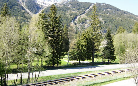 Alpen Roc: Cielo, Planta, Montaña, Árbol, Paisaje Natural, Alerce, Pendiente, Tierras Altas, El Terreno Del Lote, Superficie De La Carretera