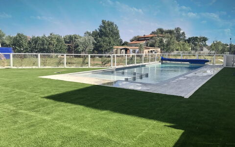 Valras Plage 110: Cielo, Planta, Edificio, Tiempo De Día, Propiedad, Árbol, Diseño Urbano, Barrio, Barrio Residencial, Plantas Leñosas