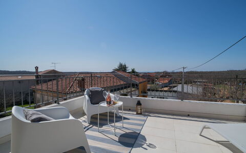 Villa Caterina: Cielo, Planta, Edificio, Tiempo De Día, Propiedad, Árbol, Diseño Urbano, Barrio, Barrio Residencial, Plantas Leñosas
