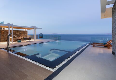 Nereid Luxury Villa: Agua, Cielo, Mueble, Piscina, Edificio, Azur, Casa, Sunlounger, Madera, Mueble Para Exteriores