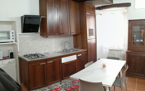 App. Il Sasso Di Olina: Propiedad, Mueble, Gabinetes, Mostrador, Mesa, Aparato De Cocina, Lavabo, Edificio, Madera, Electrodoméstico