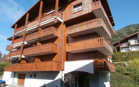 Isabella: Arquitectura, Propiedad, Casa, Edificio, Bienes Raíces, Departamento, Barrio Residencial, Fachada, Uso Mixto, Configuración Del Brutalist