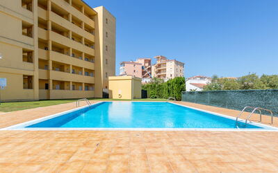 Roses 899: Agua, Edificio, Planta, Tiempo De Día, Propiedad, Cielo, Piscina, Azur, Rectángulo, Arquitectura