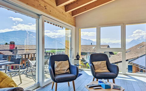Tilleul: Madera, Mueble, Diseño De Interiores, Silla, Casa, Departamento, Balcón, Porche, Eco Hotel, Madera Dura