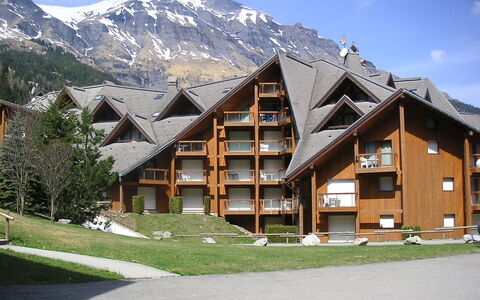 Les Contamines 500: Nube, Cielo, Edificio, Planta, Montaña, Ventana, Árbol, Nieve, Casa, Pendiente