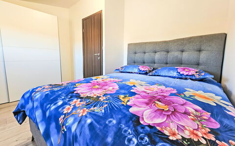 Aurora: Habitación, Sábana, Linos, Cama, Lecho, Textil, Diseño De Interiores, Mueble, Marco De La Cama, Almohada