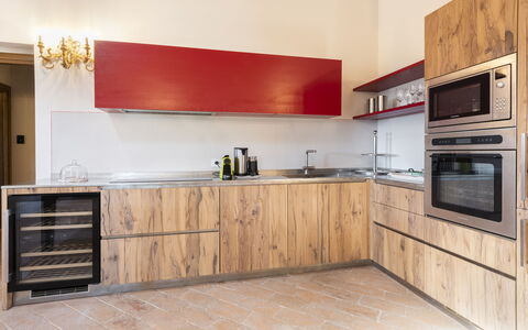 Villa Campestri: Marrón, Gabinetes, Mostrador, Aparato De Cocina, Estufa De Cocina, Electrodoméstico, Cocina, Madera, Edificio, Diseño De Interiores