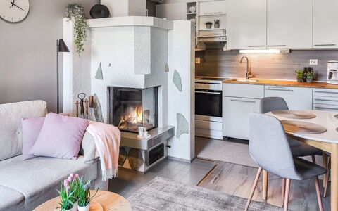 Rukaköngäs 21: Mueble, Diseño De Interiores, Piso, Madera, Habitación, Suelo, Techo, Silla, Casa, Sala