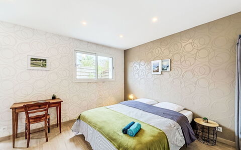 Les Bégonias: Diseño De Interiores, Mueble, Pared, Habitación, Piso, Cama, Suelo, Techo, Linos, Habitación