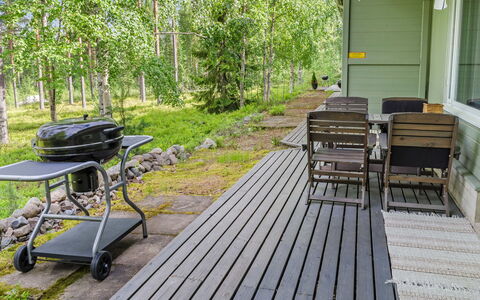 Loma-Koli 6: Madera, Mueble Para Exteriores, Mueble, Cubierta, Madera Dura, Mesa Al Aire Libre, Tablón, Jardín, Sombra, Yarda