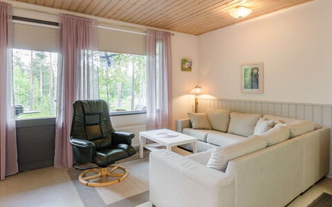 Loma-Koli 6: Mueble, Diseño De Interiores, Piso, Madera, Suelo, Sofá, Techo, Sala, Habitación, Casa