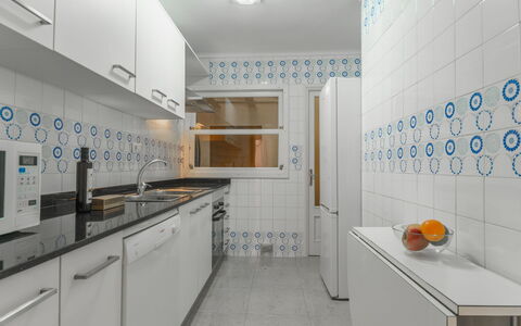 Can Llorenc Sea Views: Gabinetes, Fregadero, Grifo, Lavabo, Edificio, Cocina, Diseño De Interiores, Mostrador, Encendiendo, Arquitectura
