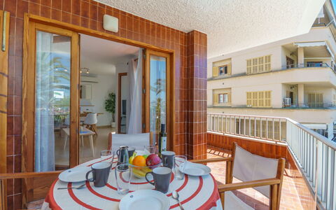 Can Llorenc Sea Views: Mueble, Propiedad, Mesa, Azur, Madera, Vajilla, Diseño De Interiores, Naranja, Encendiendo, Arquitectura