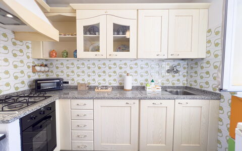 La Casetta Di Emma - Villa Faraldi: Gabinetes, Mostrador, Propiedad, Edificio, Mueble, Estufa De Cocina, Cajón, Cocina, Grifo, Lavabo