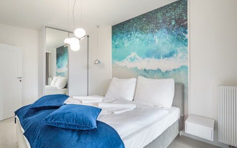 Gea Eco: Nube, Cielo, Agua, Montaña, Edificio, Tierras Altas, Árbol, Cuerpo De Agua, Ventana, Lago