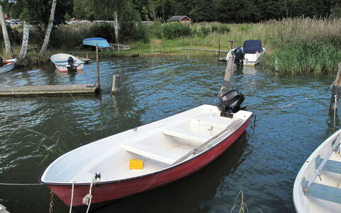 Stegeborg Sjöstugan: Agua, Planta, Barco, Vertebrado, Watercraft, Barcos Y Canotaje - Efectos Y Equipo, Árbol, Vehículo, Lago, Ocio