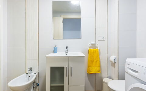 Orion: Arreglo De Tubería, Lavabo, Grifo, Espejo, Propiedad, Blanco, Lavabo Del Baño, Púrpura, Baño, Arquitectura